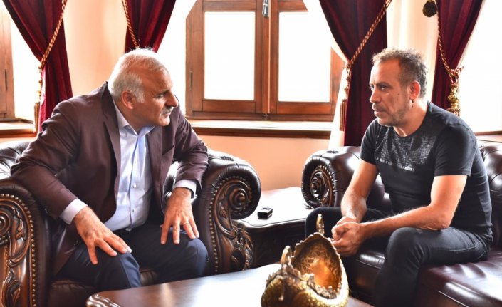 Sanatçı Haluk Levent'ten Başkan Zorluoğlu'na ziyaret