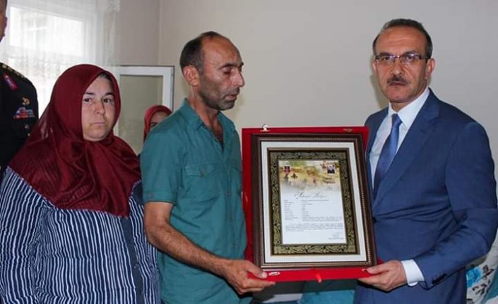 Şehit Demirci'nin ailesine şehadet belgesi verildi
