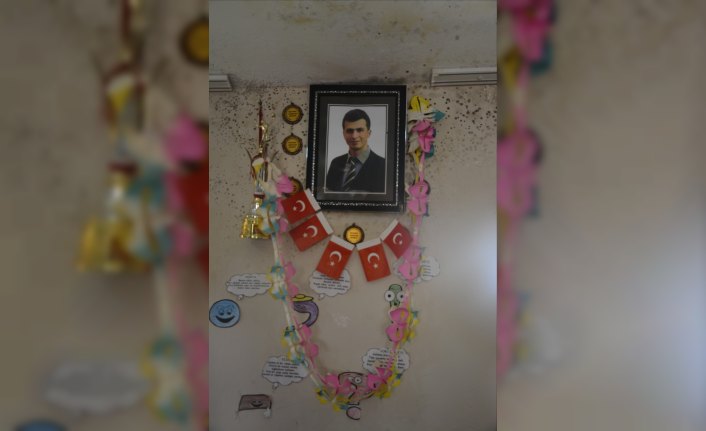 Şehit Necmettin öğretmenin öğrencileri mezun oldu