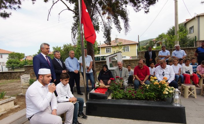 Şehit öğretmen Aybüke Yalçın kabri başında anıldı