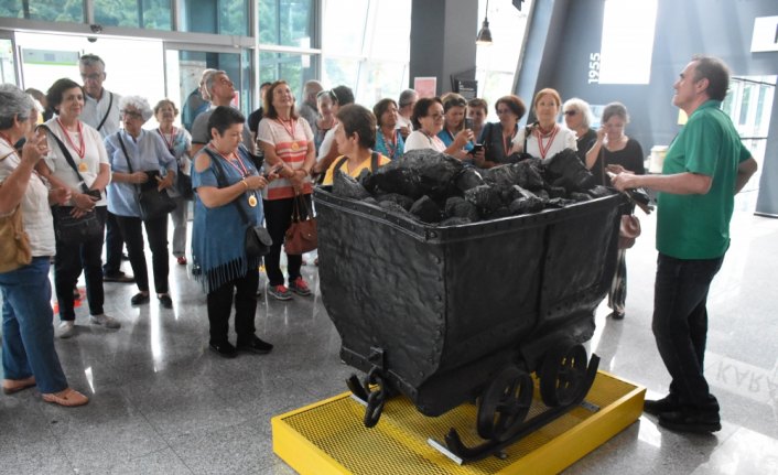 Sınıf arkadaşları yıllar sonra aynı şehirde buluştu