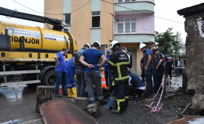 Su borusunun tamiri sırasında zarar gören doğal gaz borusu alev aldı: 2 yaralı