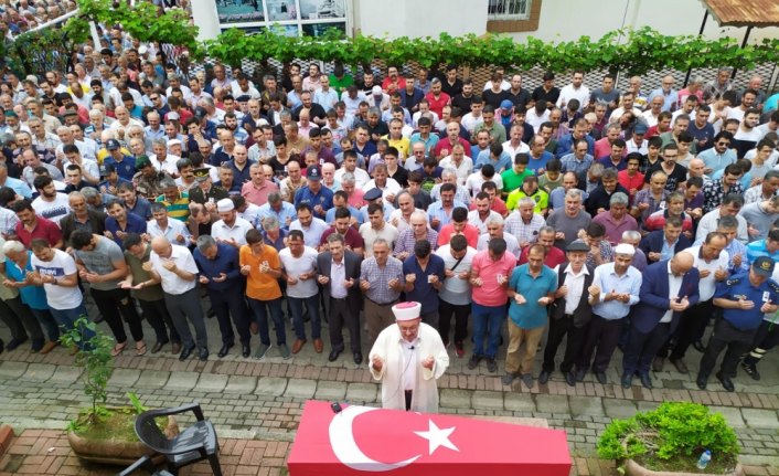 Trafik kazasında hayatını kaybeden komiser toprağa verildi