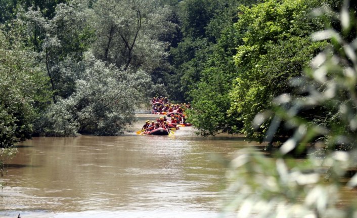 Yağışlar raftingcileri sevindirdi