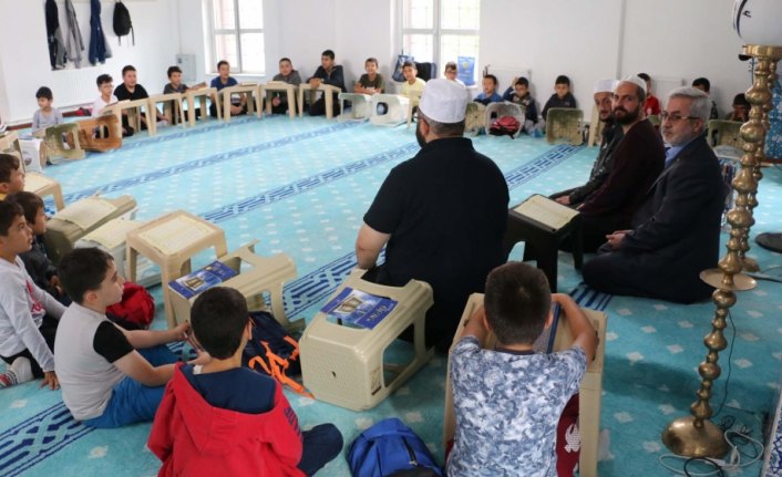 Yaz Kur'an kurslarına 2 bin öğrenci kayıt oldu