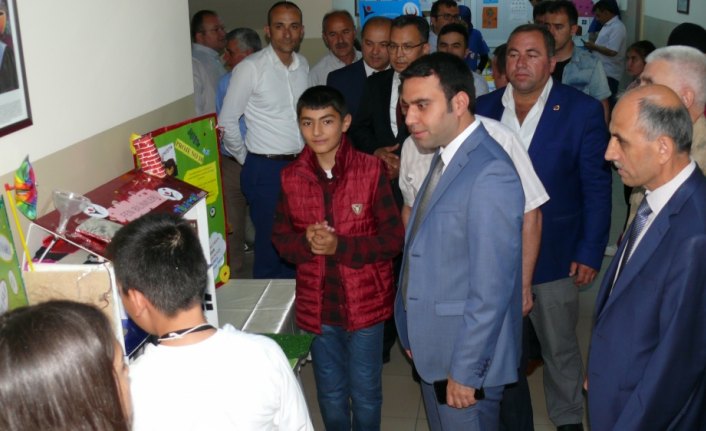 Yeşilyurt'ta öğrenme şenliği ve el sanatları sergisi açıldı