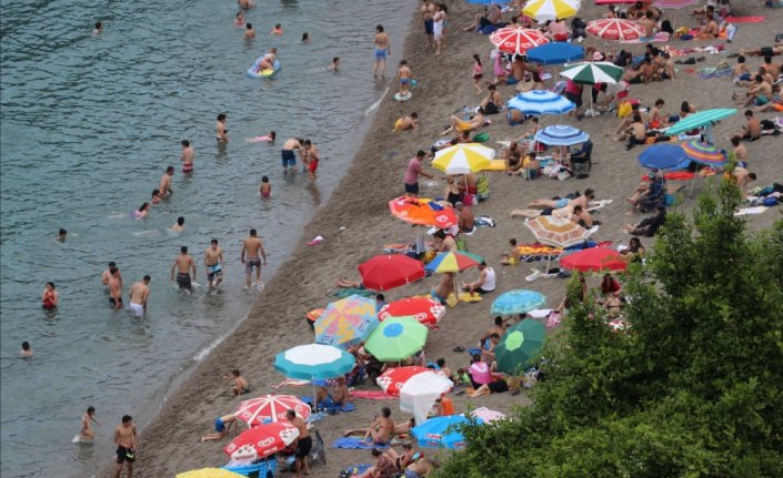 Zonguldak'ta sahillerde bayram tatili yoğunluğu