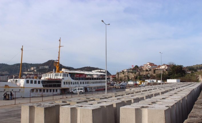 Amasra Limanı mendirek onarımı