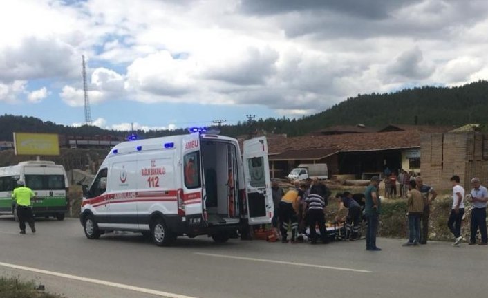 Ambulans helikopter kaza geçiren çocuk için havalandı