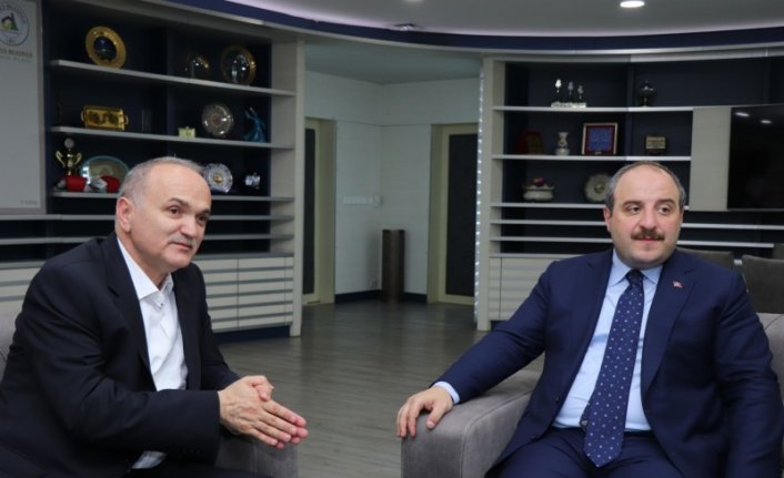 Bakan Varank'tan Düzce Belediye Başkanı Özlü'ye ziyaret