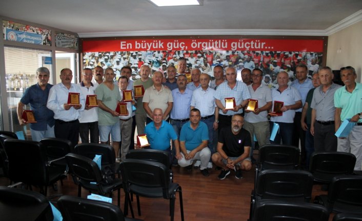Belediye-İş Sendikası Zonguldak Şubesinden üyelerine plaket