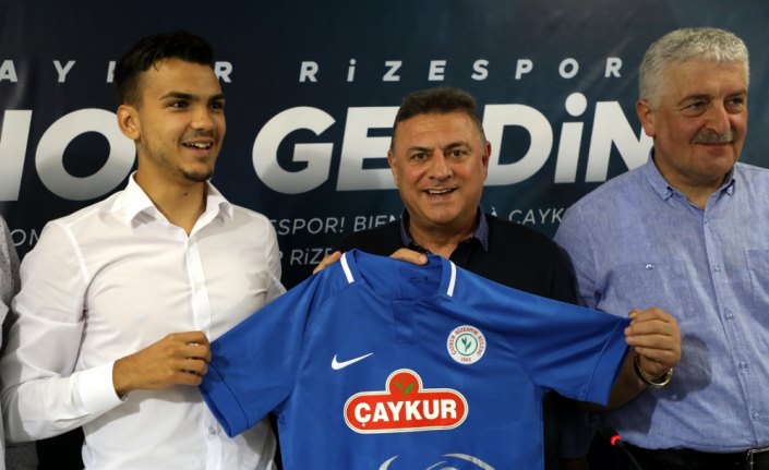 Çaykur Rizespor, Atakan Akkaynak'la sözleşme imzaladı