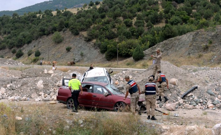 Cenaze yolunda trafik kazası: 1 ölü, 6 yaralı