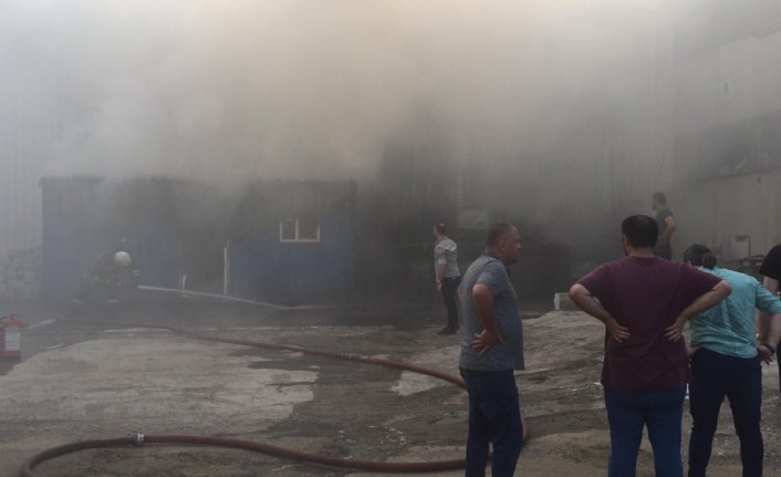 Düzce'de yağ fabrikasında yangın