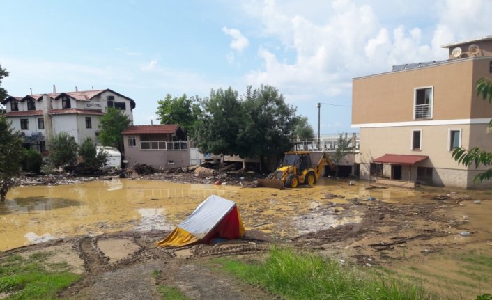 Düzce'deki su baskını ve toprak kayması