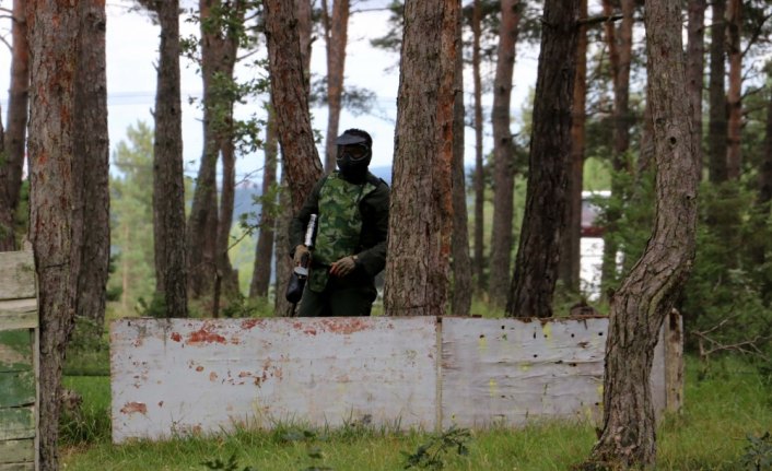 Gaziler paintball oynadı