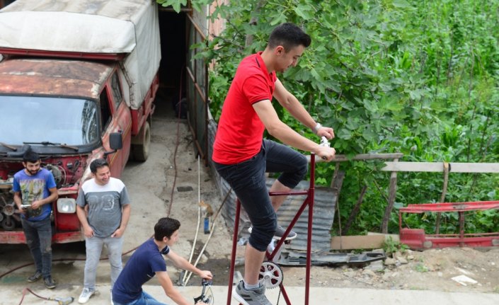 Giresun'da 4 metrelik bisiklet görenleri şaşırtıyor