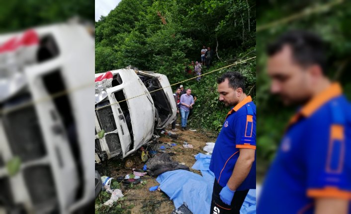 Giresun'da minibüs dereye yuvarlandı: 5 ölü, 6 yaralı