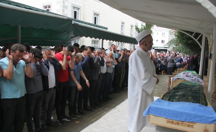 Giresun'da yayladan dönenleri taşıyan minibüsün devrilmesi
