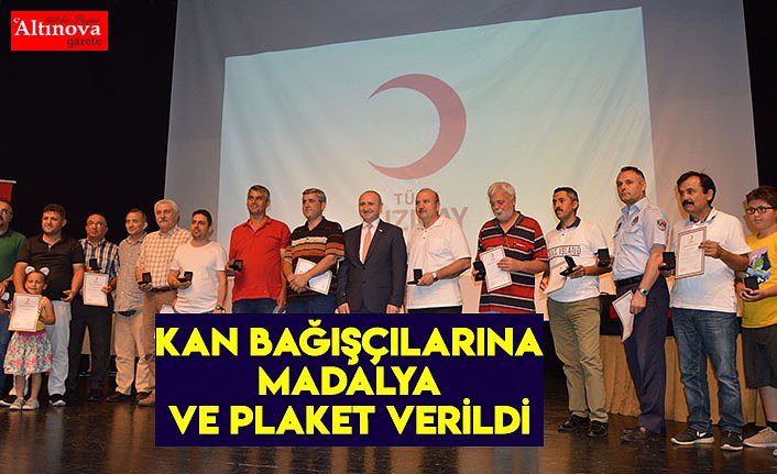 Kan bağışçılarına madalya ve plaket verildi