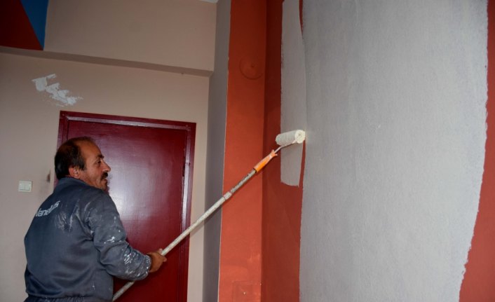 Mahalle sakinleri okullarını yeni döneme hazırladı