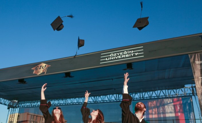 Özyeğin Üniversitesi mezuniyet töreni