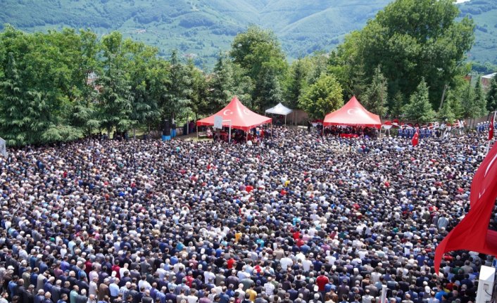 Şehit Piyade Sözleşmeli Er Salih Altuntaş son yolculuğuna uğurlandı