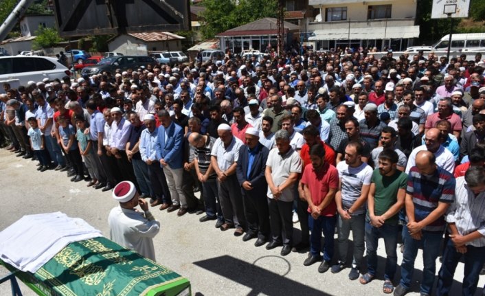 Sinop'taki trafik kazasında yaralanan çocuk hayatını kaybetti