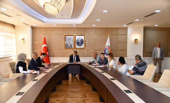 Vali Gürel, vatandaşlarla bir araya geldi