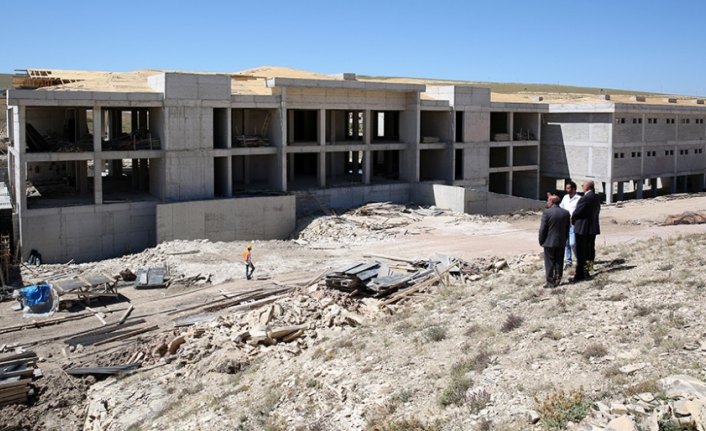 Vali Pehlivan, Göçmen Geri Gönderme Merkezinde incelemede bulundu