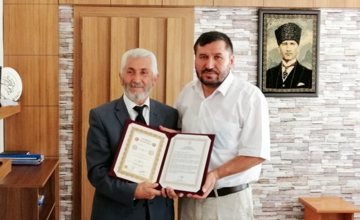 70 yaşında hafız oldu