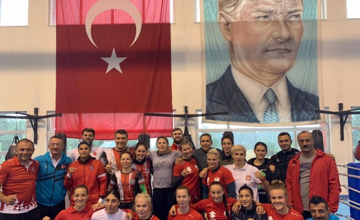 Boksta Polonya ile ikili kamp sona erdi