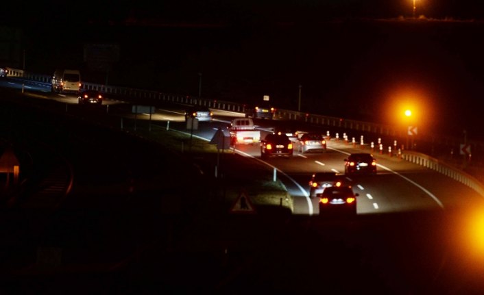 D-100 kara yolunda yoğunluk