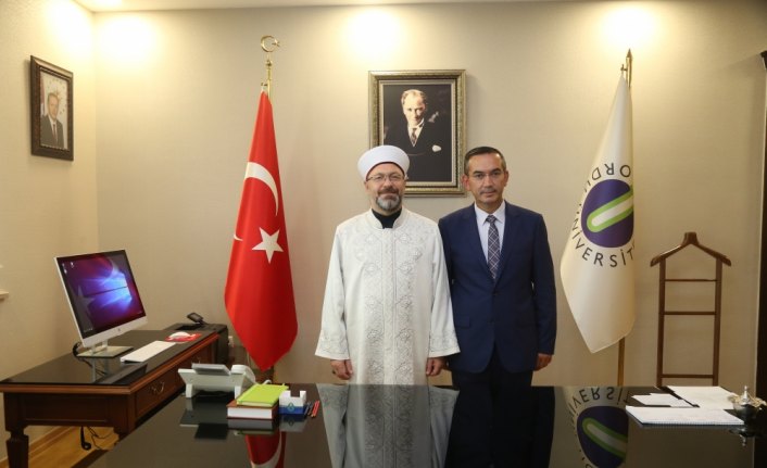 Diyanet İşleri Başkanı Erbaş'dan Rektör Akdoğan'a ziyaret