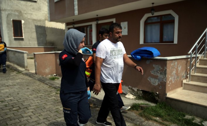 Düzce'de ahır ve ev yangını