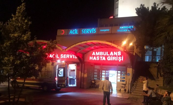 Ensesine isabet eden kurşunu taş zannetti