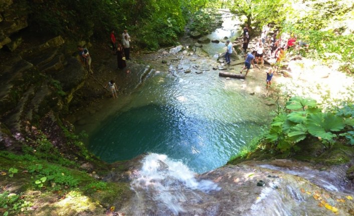Erfelek Tatlıca Şelaleleri 101 bin kişiyi ağırladı