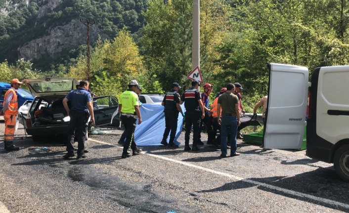 GÜNCELLEME - Karabük'te trafik kazası: 2 ölü, 7 yaralı