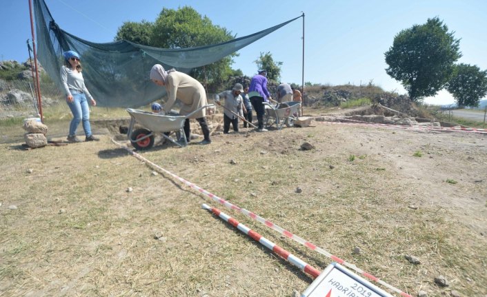 Hadrianaupolis'te 2. yüzyıla ait mezar bulundu
