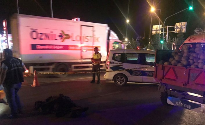 Tırın çarptığı yaya yaşamını yitirdi