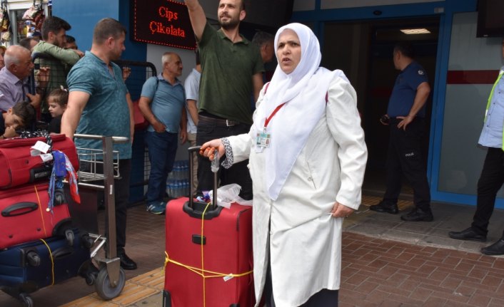 Trabzonlu hacılar yurda döndü