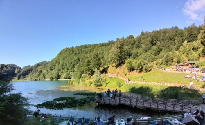 Ulugöl Tabiat Parkı'nı bayramda 40 bin kişi ziyaret etti