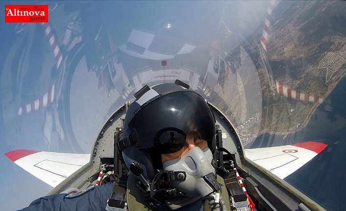 Akar'dan Ege Denizi üzerinde uçuş