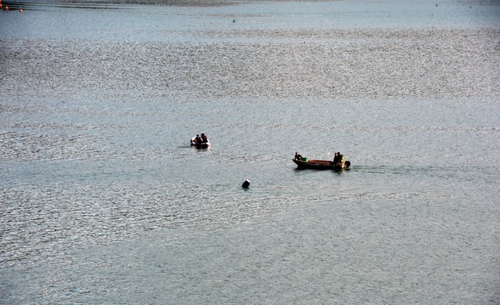 Baraj gölünde kaybolan Afgan genci arama çalışmaları sürüyor