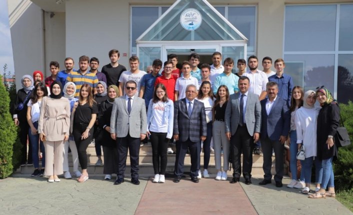 Çarşamba protokolü üniversiteyi kazanan öğrencilerle buluştu