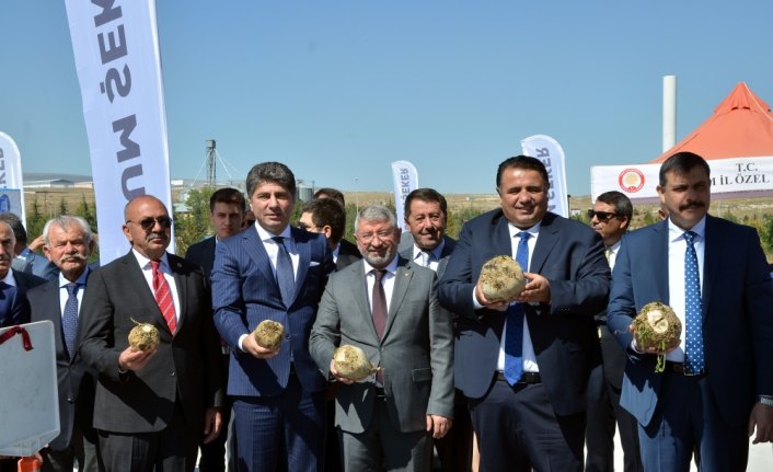 Çorum'da şeker pancarı alımına törenle başlandı