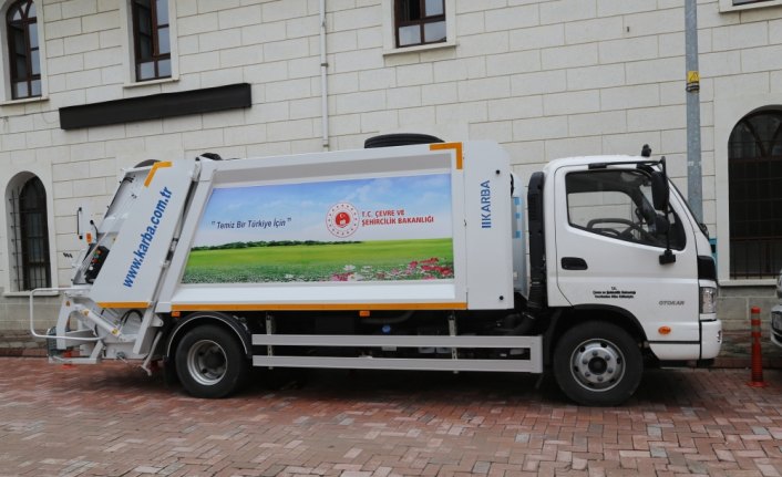 İnebolu'ya çöp kamyonu hibe edildi