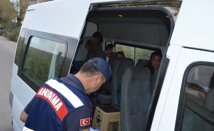 Jandarmadan okul servislerine denetim