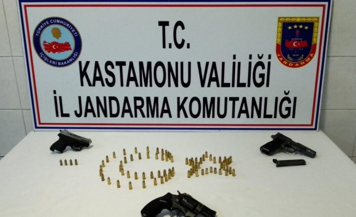 Kastamonu'da uyuşturucu ve silah kaçakçılığı operasyonları