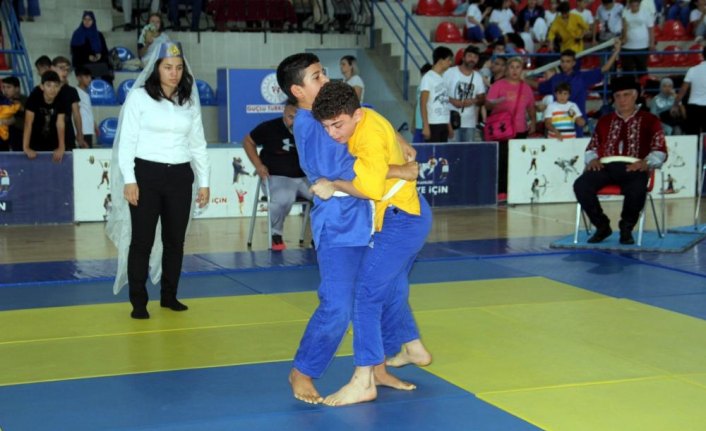 Kuşak Güreşi Yıldızlar Türkiye Şampiyonası